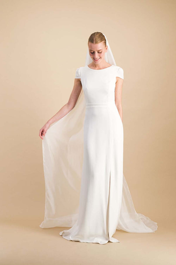 Long chiffon veil