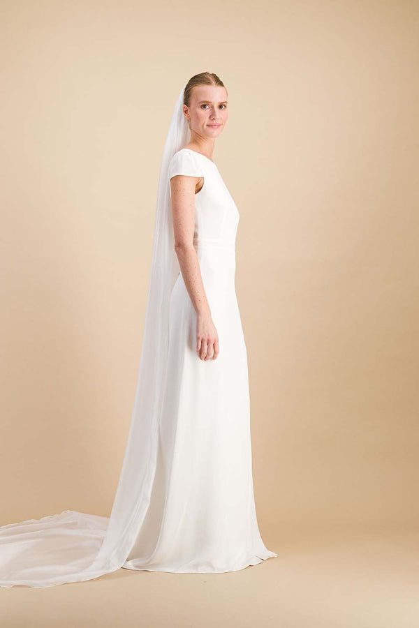 Long chiffon veil