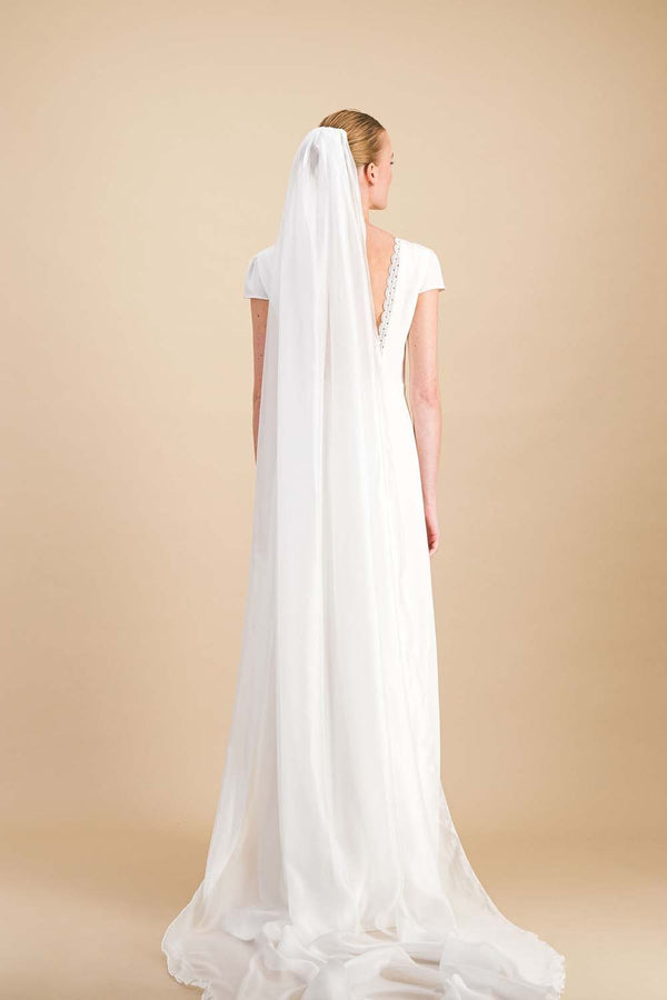 Long chiffon veil