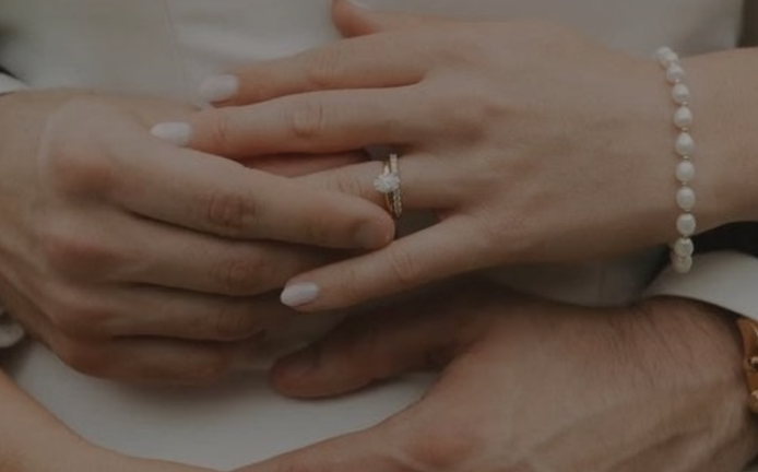 Mariée et future maman : 5 conseils pour rayonner le jour J.