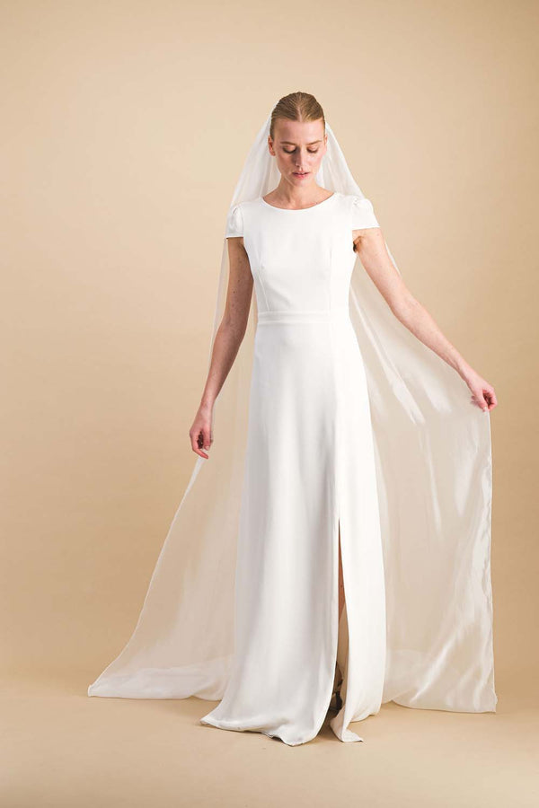 Long chiffon veil